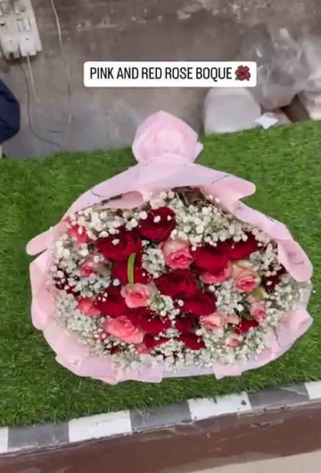 💐The Flower Bouquet 💐 with Paper wrap (approx 20 Flowers) - Image 14