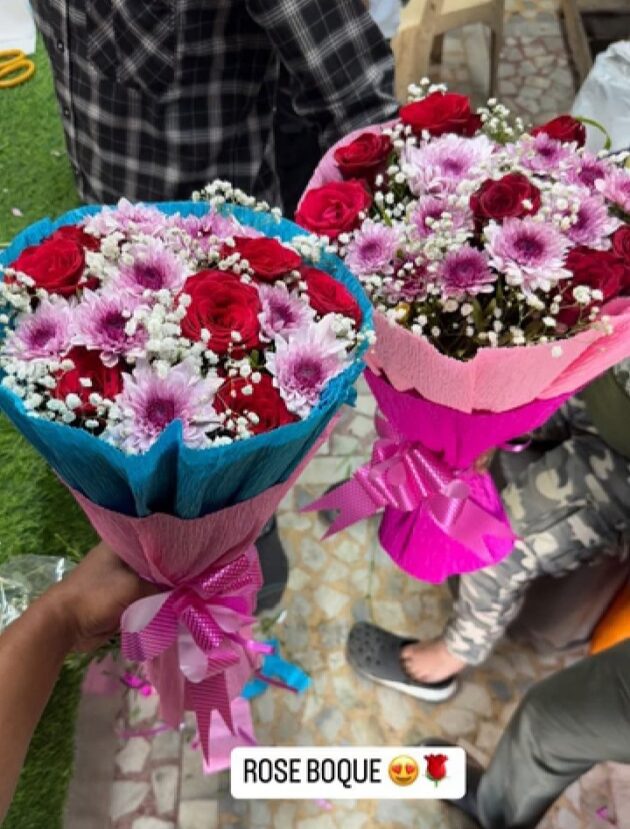 💐The Flower Bouquet 💐 with Paper wrap (approx 20 Flowers) - Image 15