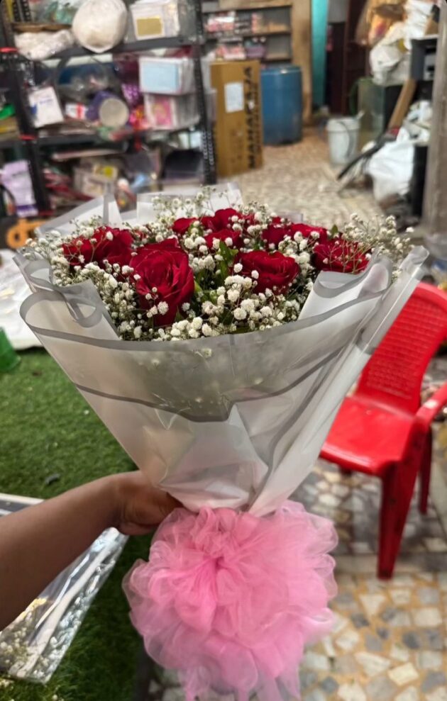 💐The Flower Bouquet 💐 with Paper wrap (approx 20 Flowers) - Image 20