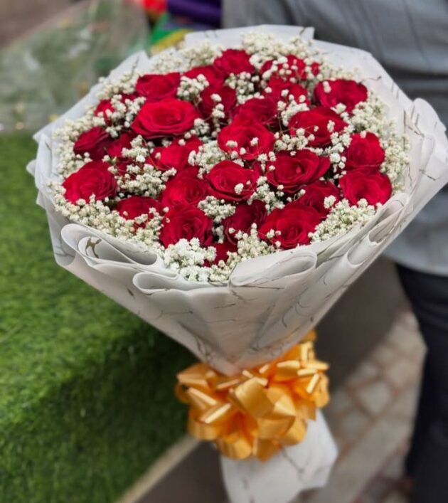💐The Flower Bouquet 💐 with Paper wrap (approx 20 Flowers) - Image 11