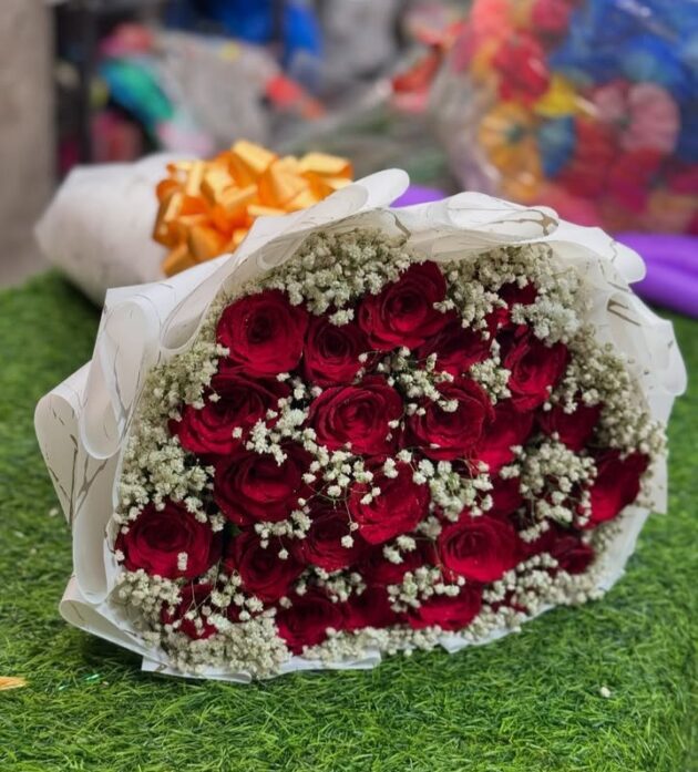 💐The Flower Bouquet 💐 with Paper wrap (approx 20 Flowers) - Image 19