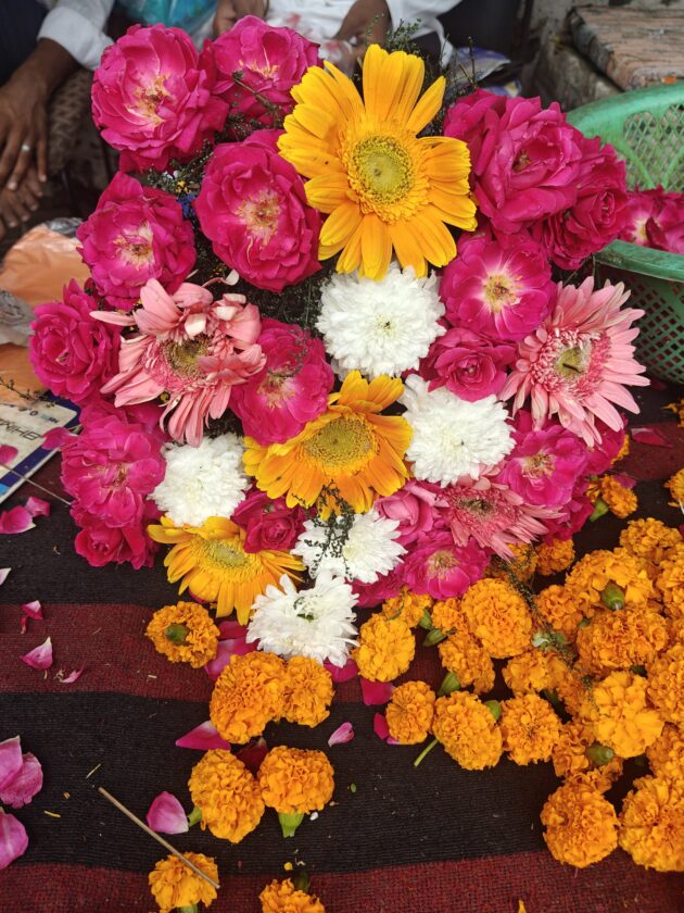 💐 Big Size Mix Flower & Indian rose (Desi Gulab)
 Flower Bouquet 💐 with Poly wrap - Image 3